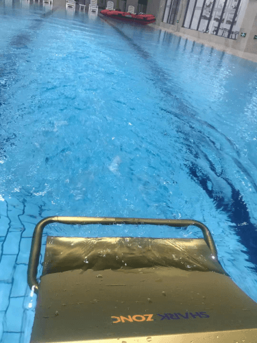 鯊魚激流健身器運行中 鯊魚激流健身器運行中